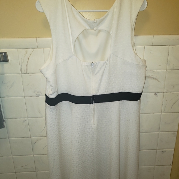 Dress - Picture 1 of 2